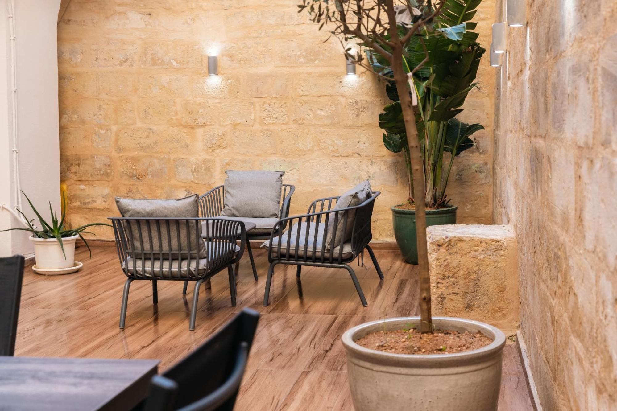 Valletta Waterfront Backyard Flat By Arcobnb Floriana Exterior foto