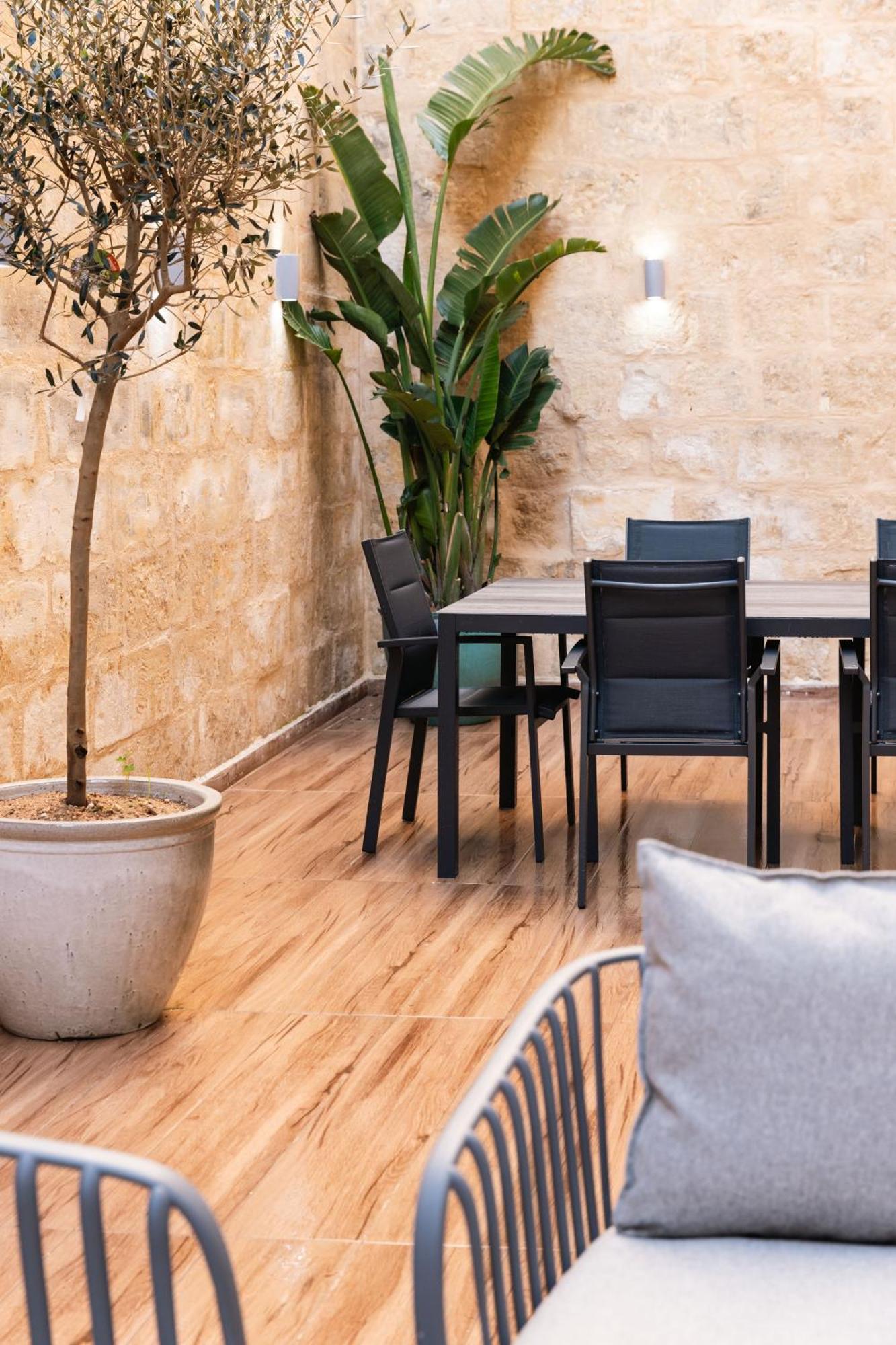 Valletta Waterfront Backyard Flat By Arcobnb Floriana Exterior foto